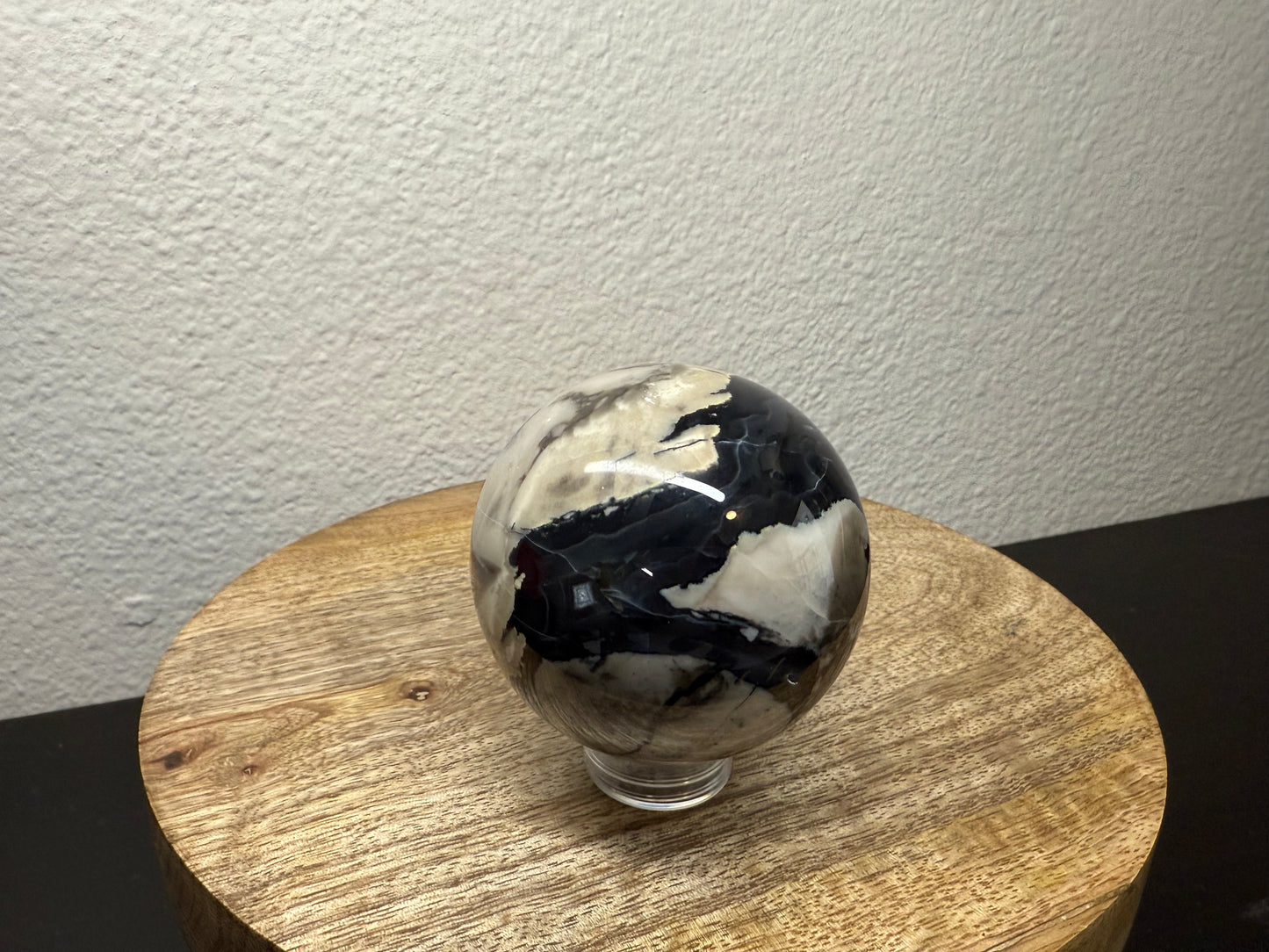 Volcano Agate Sphere (310g)*UV REACTIVE*