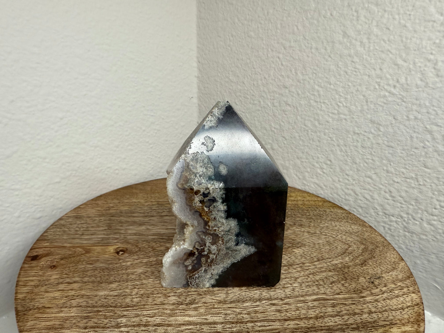 Druzy Agate Half-Raw Tower (280g) (Imperfect Tip/Edges)