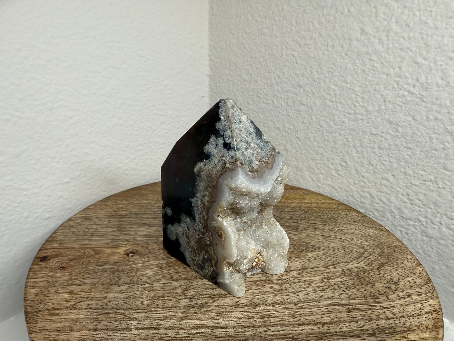 Druzy Agate Half-Raw Tower (280g) (Imperfect Tip/Edges)