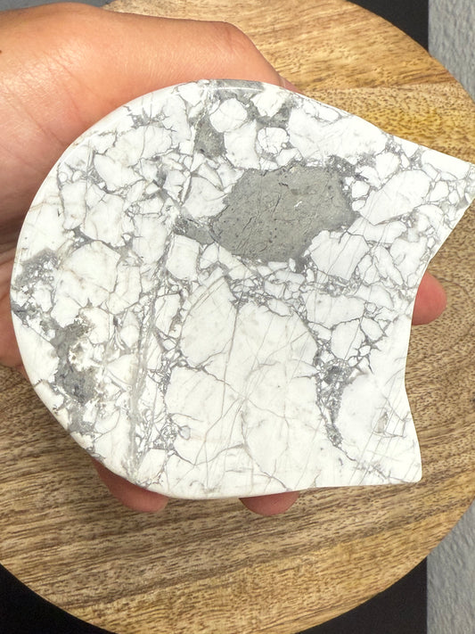 Howlite Cat Ear Tray (350g)